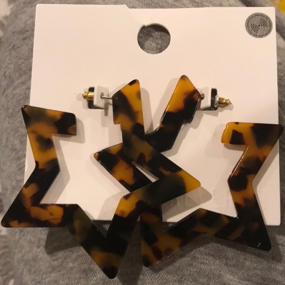 Tortoise star earrings! NWT